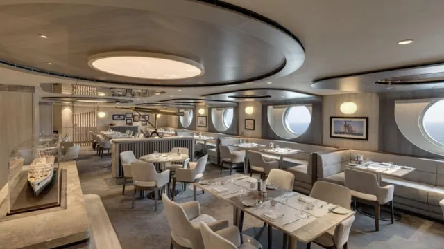 Ресторан Med Yacht Club Лайнера Explora III